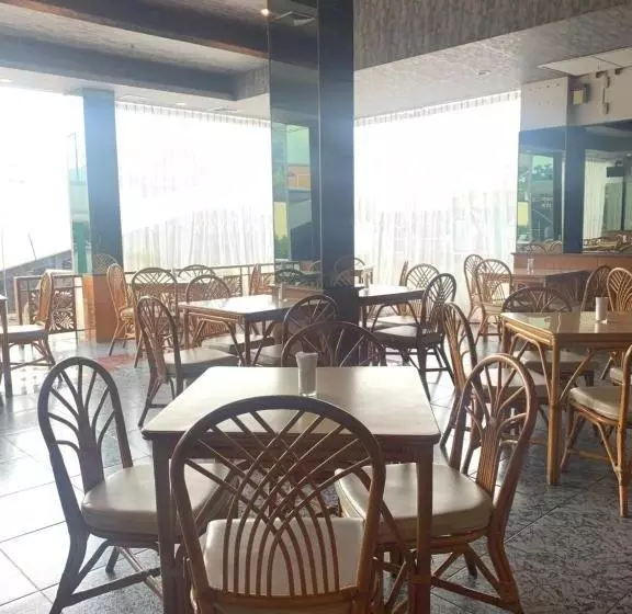 Hotelli Golden Grand