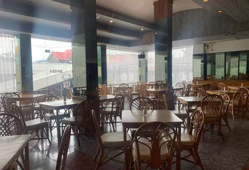 Hotelli Golden Grand