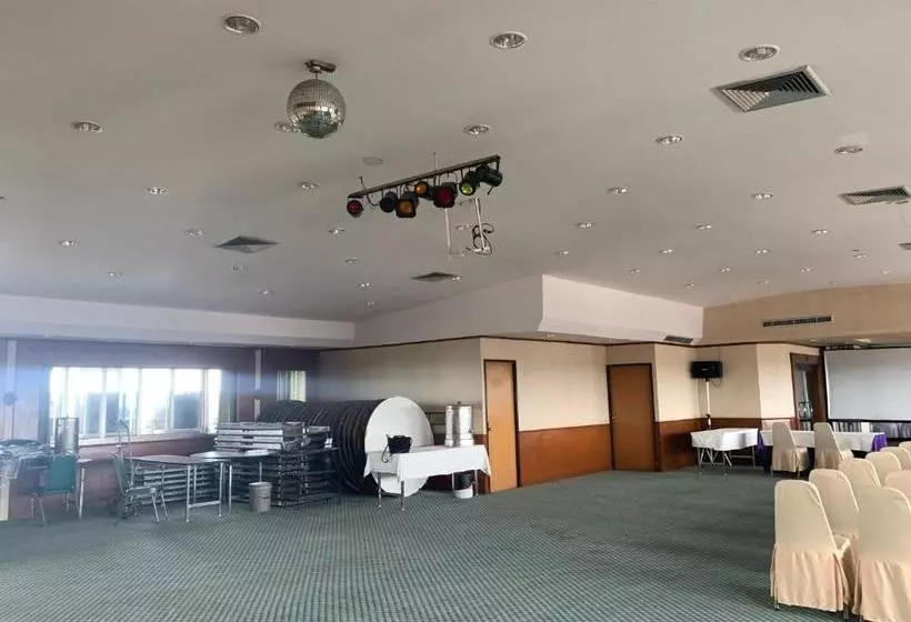 Hotelli Golden Grand