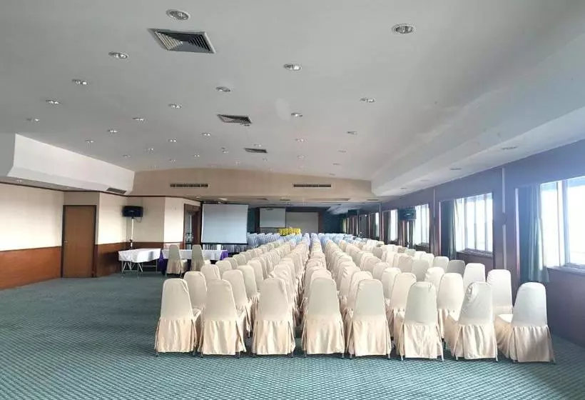 Hotelli Golden Grand