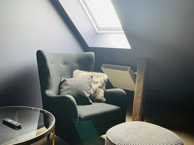 호텔 åhus Gästgivaregård