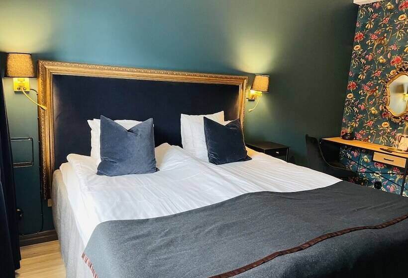 호텔 åhus Gästgivaregård