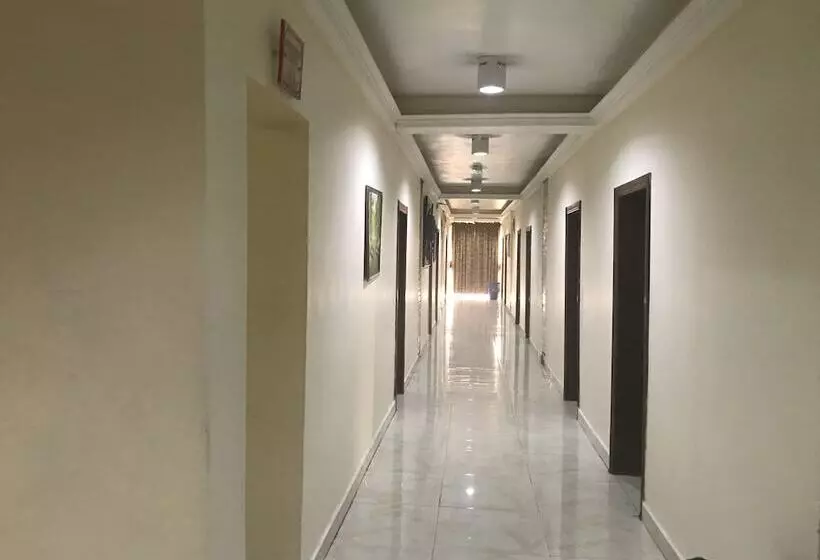 هتل Nondon International
