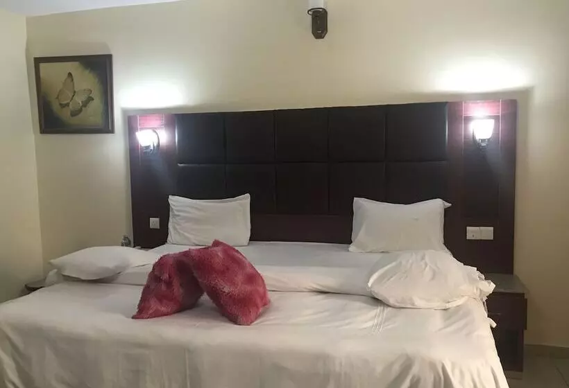 هتل Nondon International