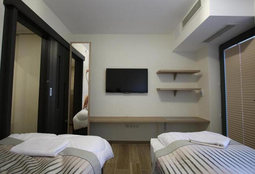 مبيت وإفطار Flamingó Panzió és Borház