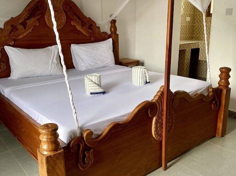 مبيت وإفطار The New Blue Waves