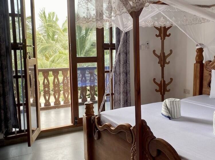 مبيت وإفطار The New Blue Waves