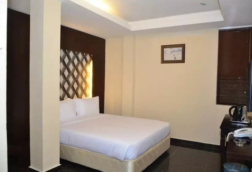 Hotel Daddy S Inn