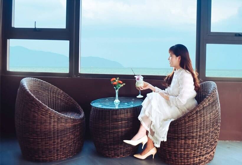Ritzy Boutique Hotel Da Nang Beach