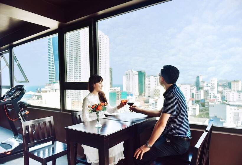 Ritzy Boutique Hotel Da Nang Beach