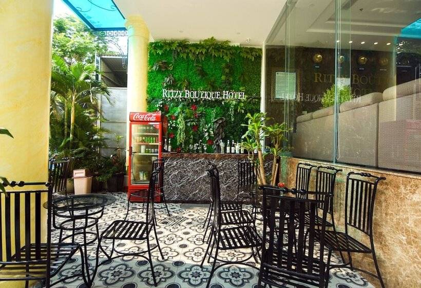 Ritzy Boutique Hotel Da Nang Beach