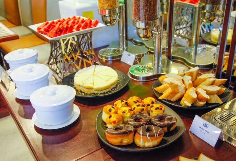 Ritzy Boutique Hotel Da Nang Beach