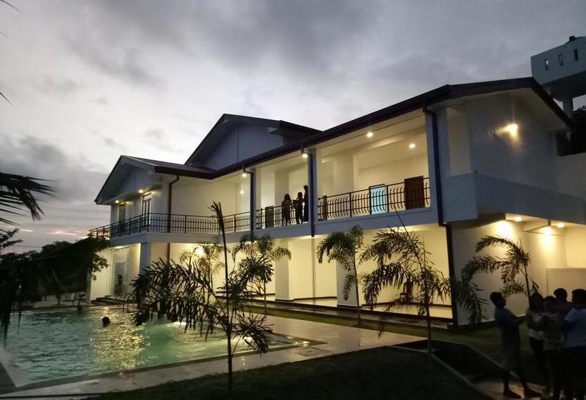 فندق Sea Lagoon Beach