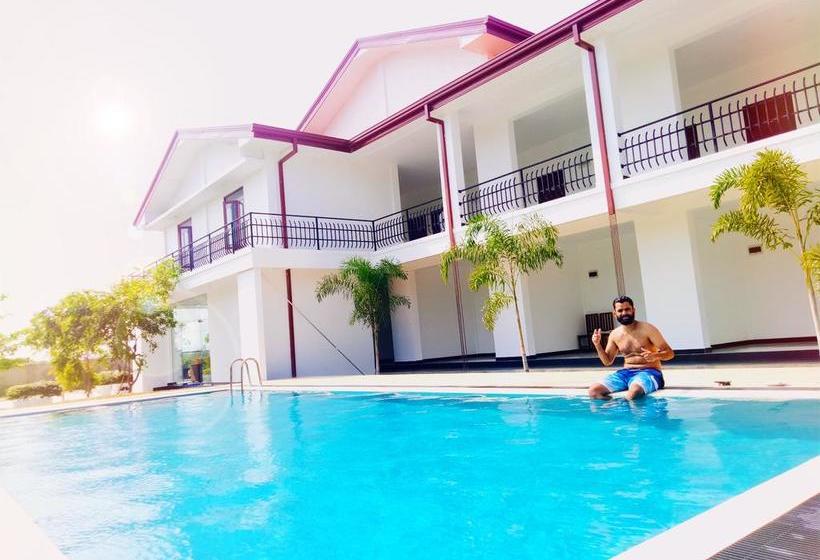 فندق Sea Lagoon Beach