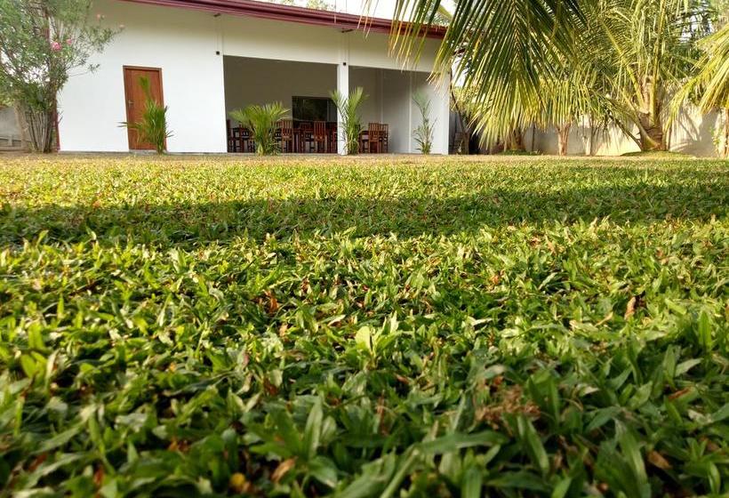 فندق Sea Lagoon Beach