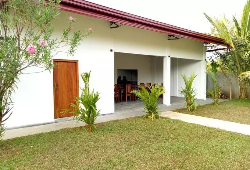 هتل Sea Lagoon Beach