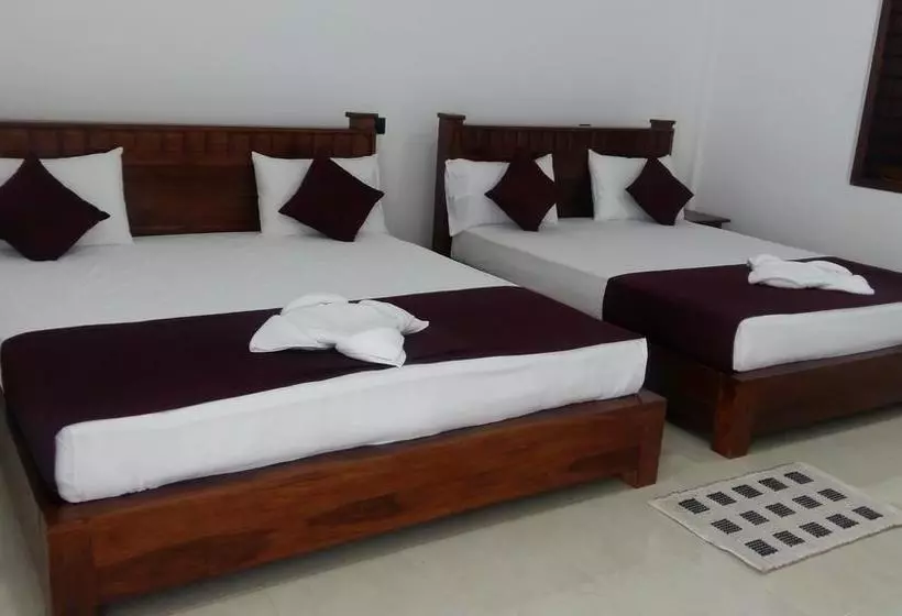 هتل Sea Lagoon Beach