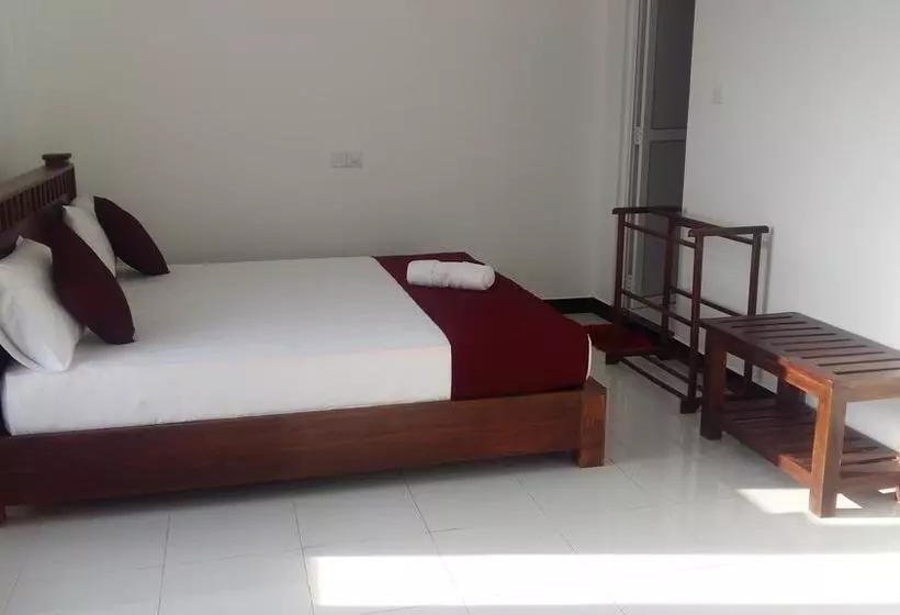 هتل Sea Lagoon Beach