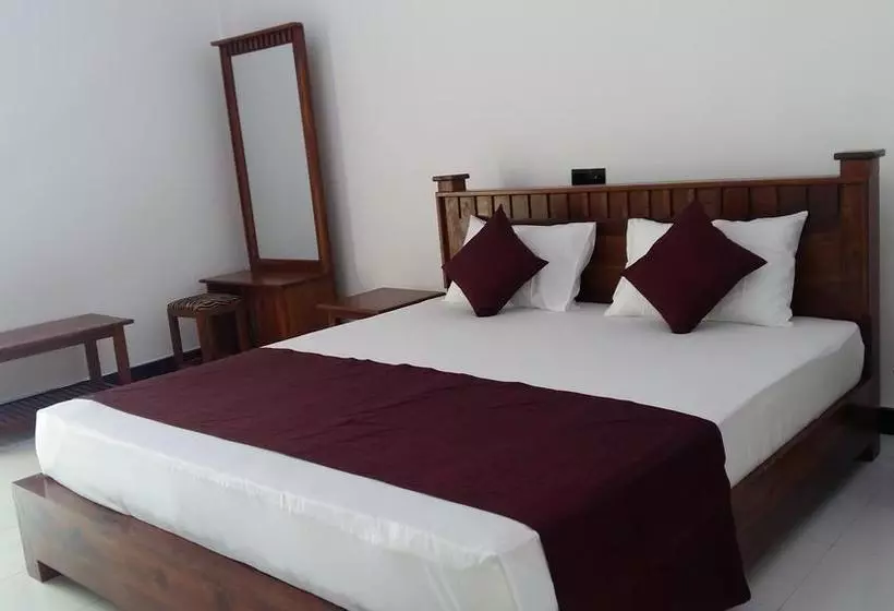 هتل Sea Lagoon Beach