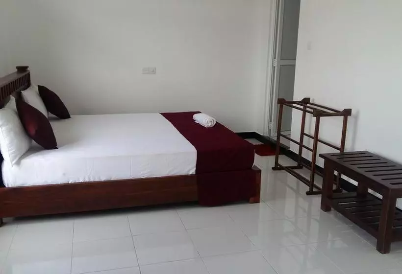 هتل Sea Lagoon Beach