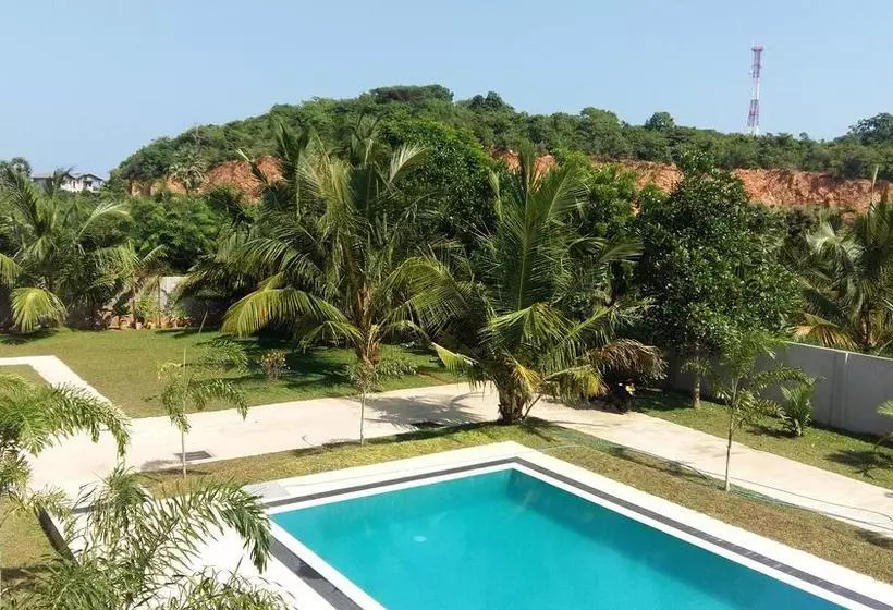 هتل Sea Lagoon Beach