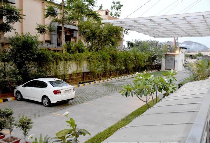 ホテル Starlit Suites