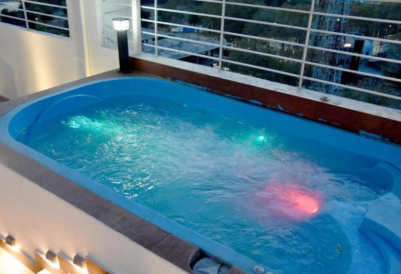 ホテル Starlit Suites