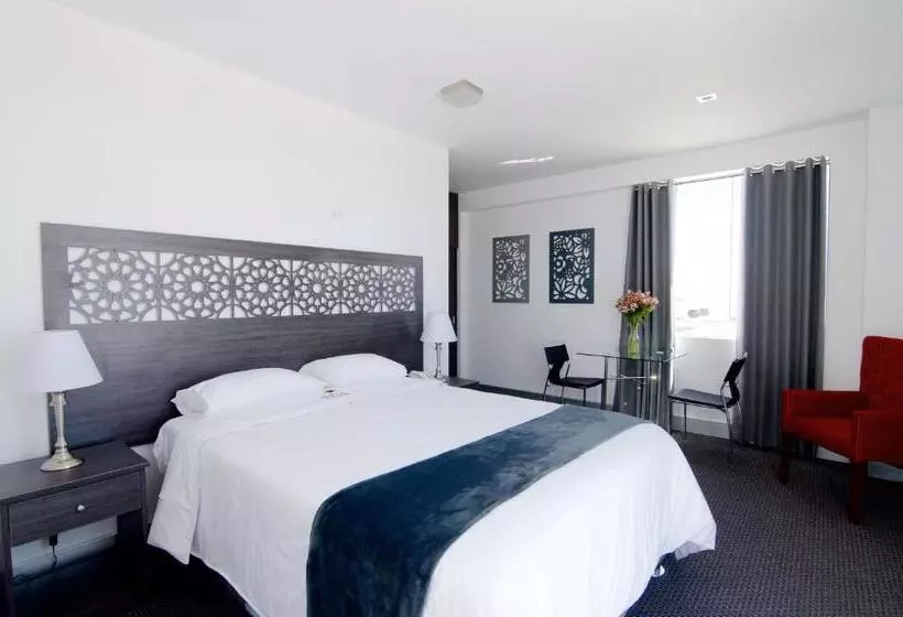 ホテル Surestay Plus  By Best Western Tierra Sur Colonial