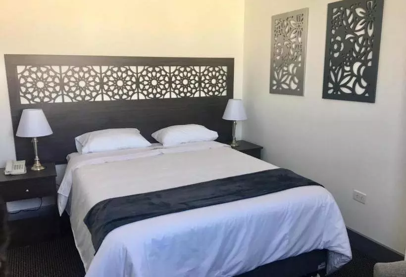 ホテル Surestay Plus  By Best Western Tierra Sur Colonial