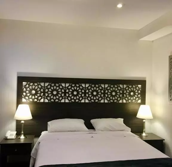 ホテル Surestay Plus  By Best Western Tierra Sur Colonial