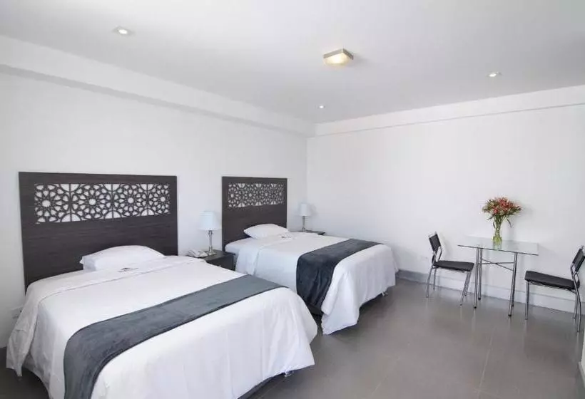 ホテル Surestay Plus  By Best Western Tierra Sur Colonial