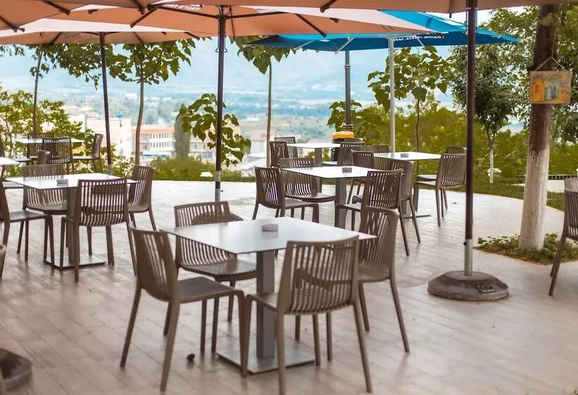 Hotelli Turizem Shkelzeni