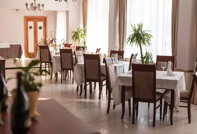 Hotelli Turizem Shkelzeni