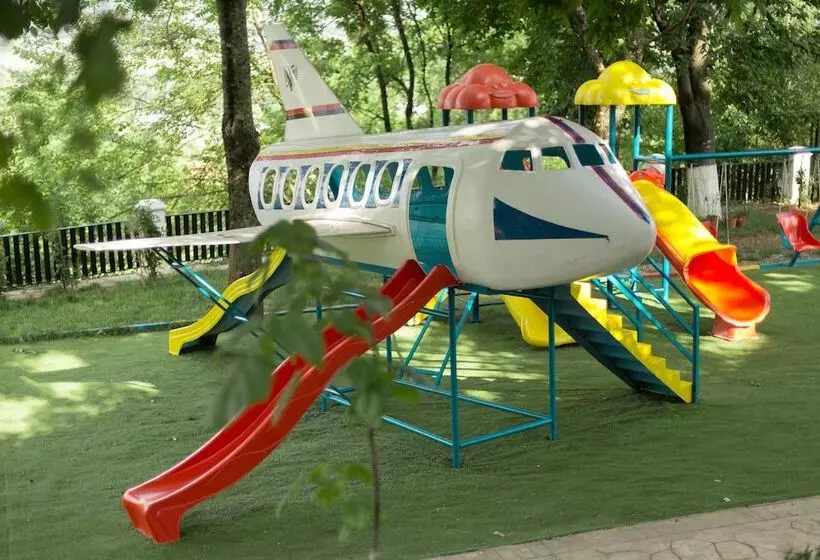 Hotelli Turizem Shkelzeni