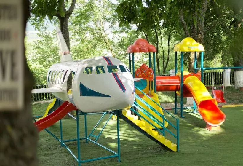 Hotelli Turizem Shkelzeni