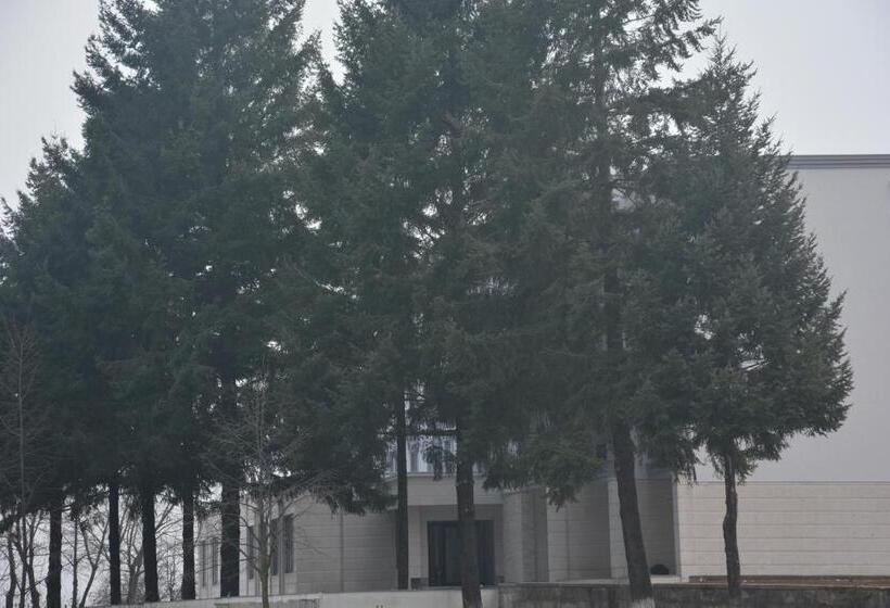 ホテル Turizem Shkelzeni