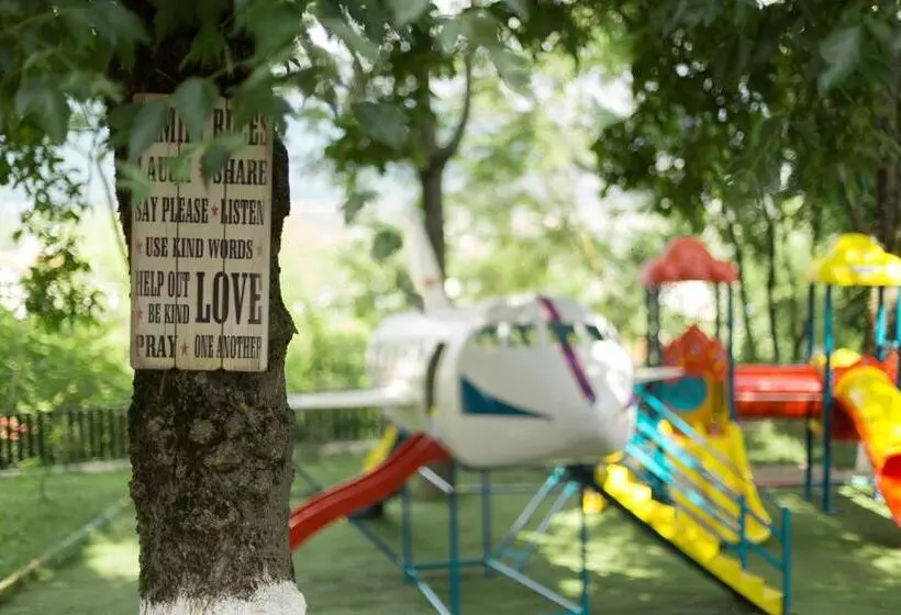 Hotelli Turizem Shkelzeni