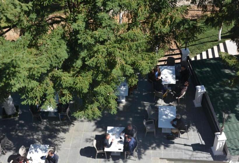 فندق Turizem Shkelzeni