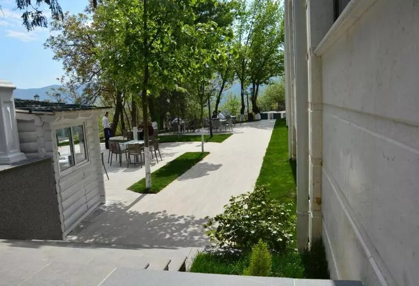 Hotelli Turizem Shkelzeni