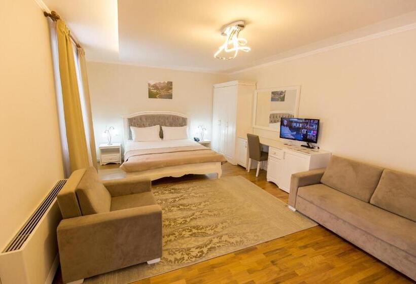 ホテル Turizem Shkelzeni