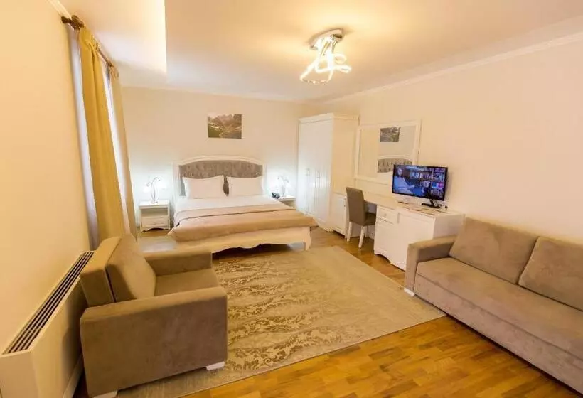 Hotelli Turizem Shkelzeni