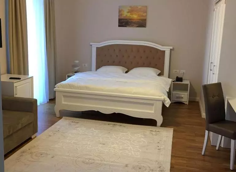 Hotelli Turizem Shkelzeni