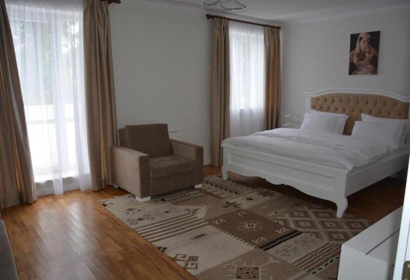 ホテル Turizem Shkelzeni