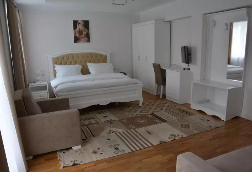 Hotelli Turizem Shkelzeni