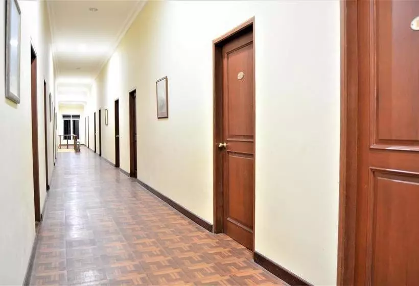 Hotel Zen Rooms Basic Cipanas Km.78