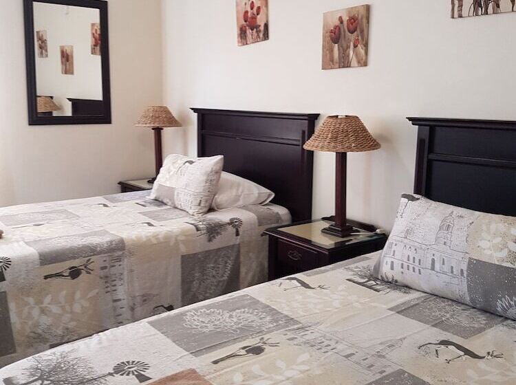 Bed and Breakfast Bluff Tradewinds