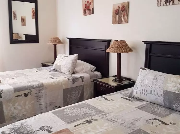 Aamiaismajoitus (B&B) Bluff Tradewinds