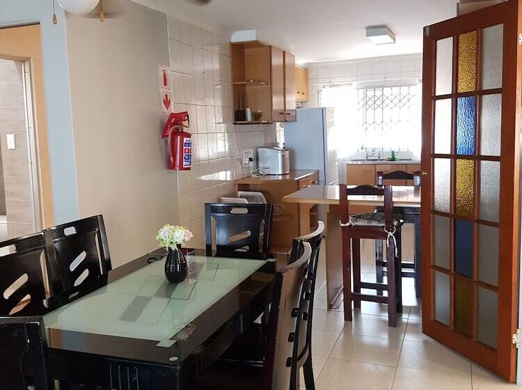 Bed and Breakfast Bluff Tradewinds