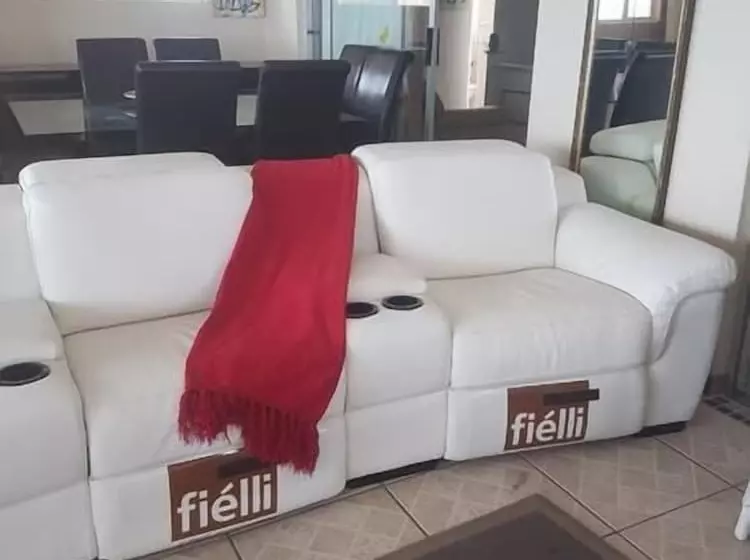 Aamiaismajoitus (B&B) Bluff Tradewinds