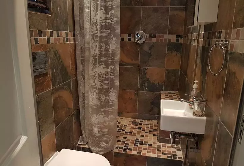 Aamiaismajoitus (B&B) Bluff Tradewinds